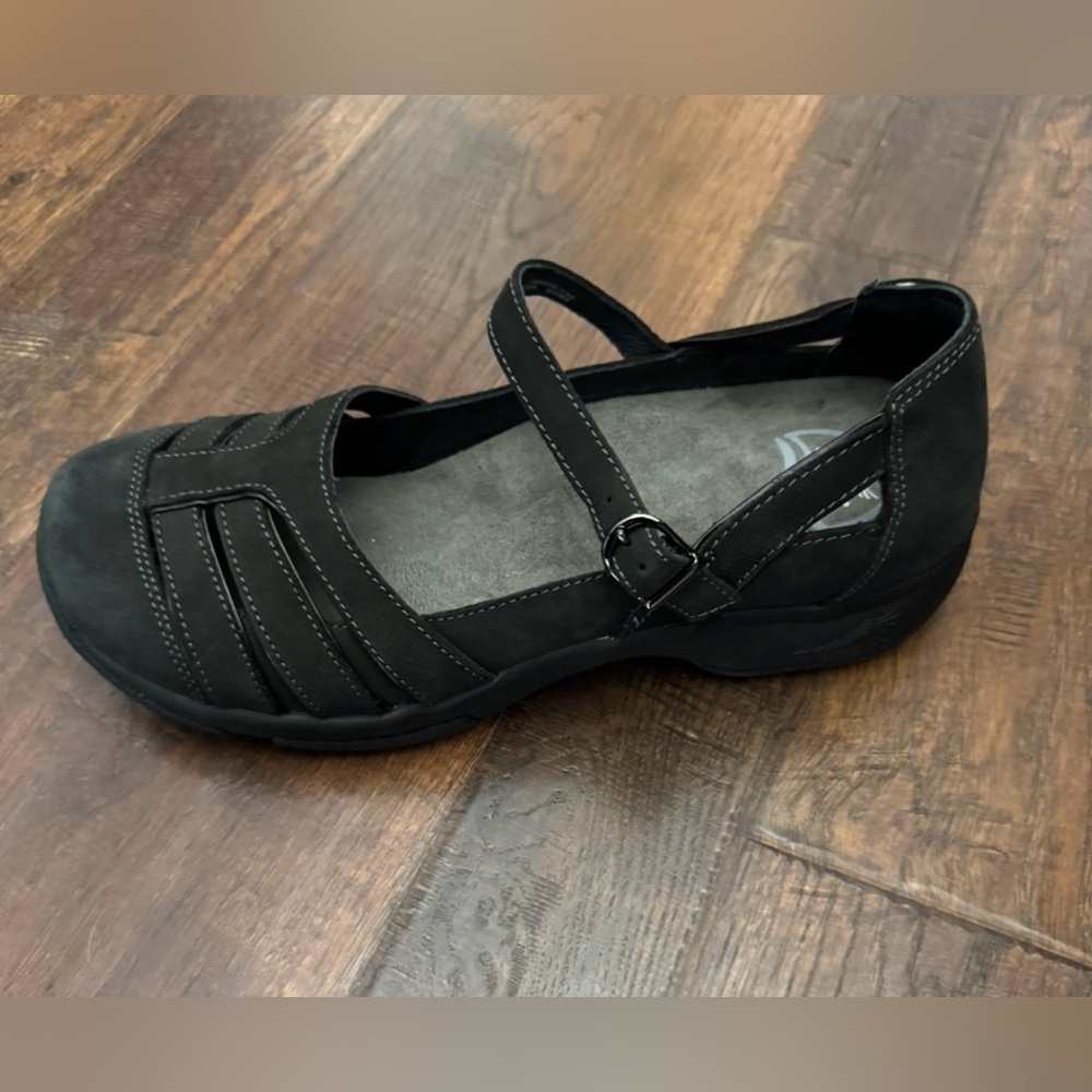 Dansko sandal size 41 great condition